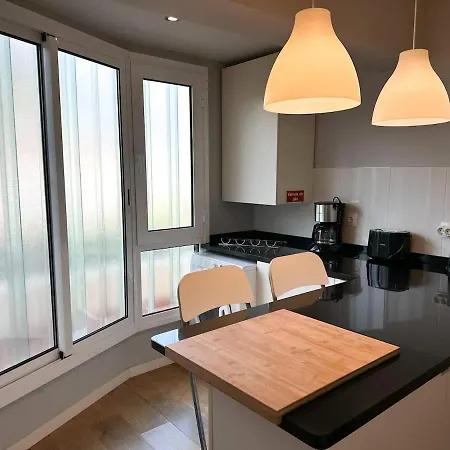 Cozy Duplex Retreat By Park & Ocean View Funchal