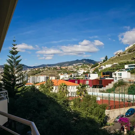 Cozy Duplex Retreat By Park & Ocean View *