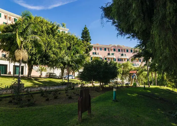 Cozy Duplex Retreat By Park & Ocean View Appartamento Funchal (Madeira)