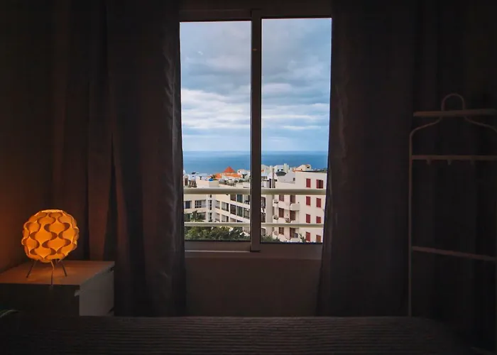 Cozy Duplex Retreat By Park & Ocean View Appartamento Funchal (Madeira)