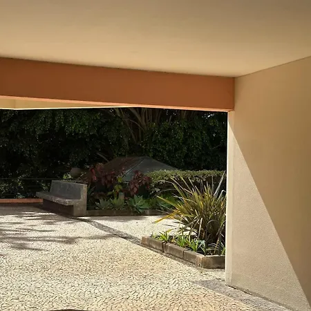 Cozy Duplex Retreat By Park & Ocean View شقة فونشال