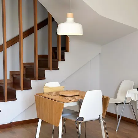 Cozy Duplex Retreat By Park & Ocean View شقة