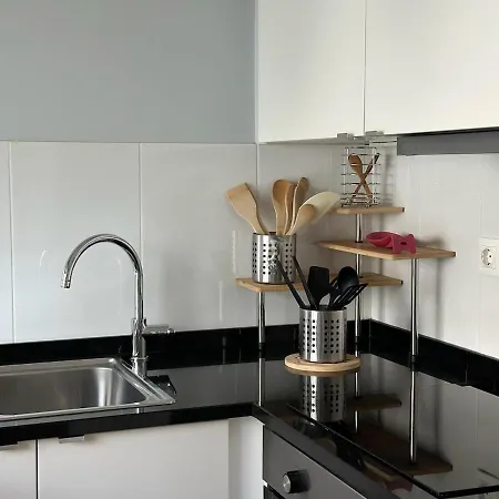 Cozy Duplex Retreat By Park & Ocean View Apartment *