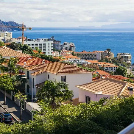 Cozy Duplex Retreat By Park & Ocean View Funchal (Madeira)