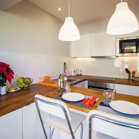 Cozy Duplex Retreat By Park & Ocean View Апартаменты Фуншал