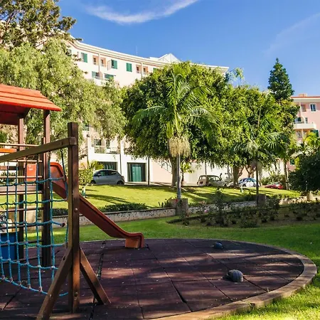 Cozy Duplex Retreat By Park & Ocean View Фуншал