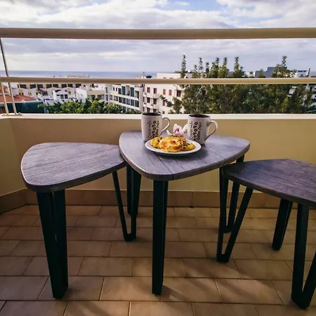Cozy Duplex Retreat By Park & Ocean View * Funchal (Madeira)