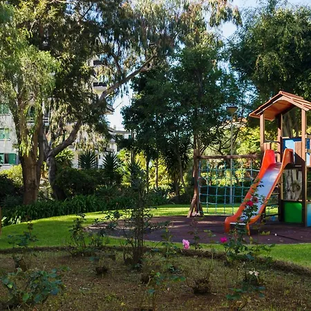 Cozy Duplex Retreat By Park & Ocean View