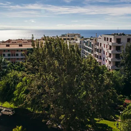 Апартаменты Cozy Duplex Retreat By Park & Ocean View Фуншал
