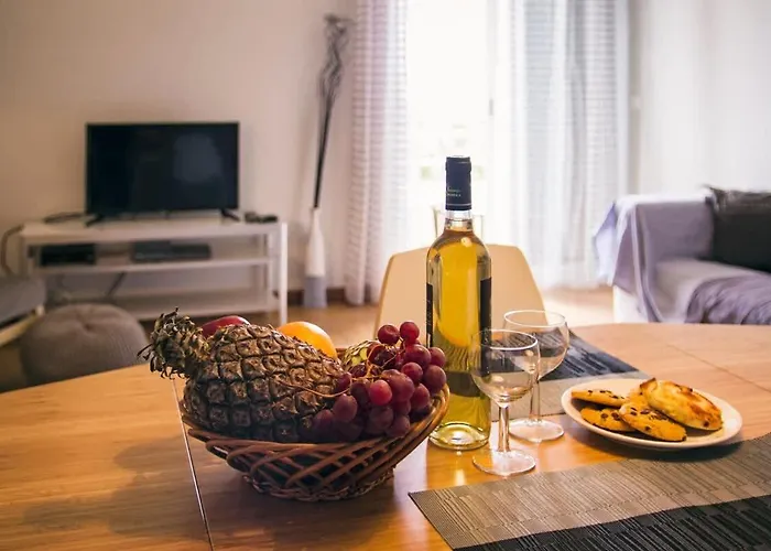 Cozy Duplex Retreat By Park & Ocean View *