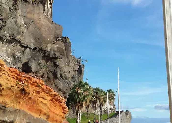 Cozy Duplex Retreat By Park & Ocean View Funchal (Madeira)