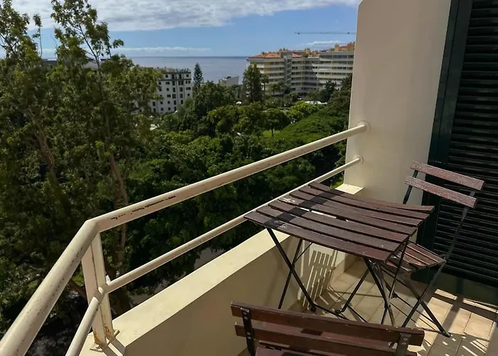 Cozy Duplex Retreat By Park & Ocean View *