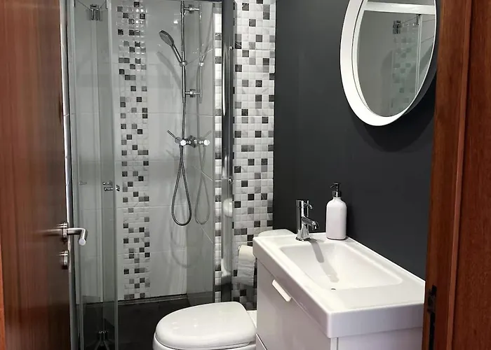 Cozy Duplex Retreat By Park & Ocean View Funchal (Madeira)