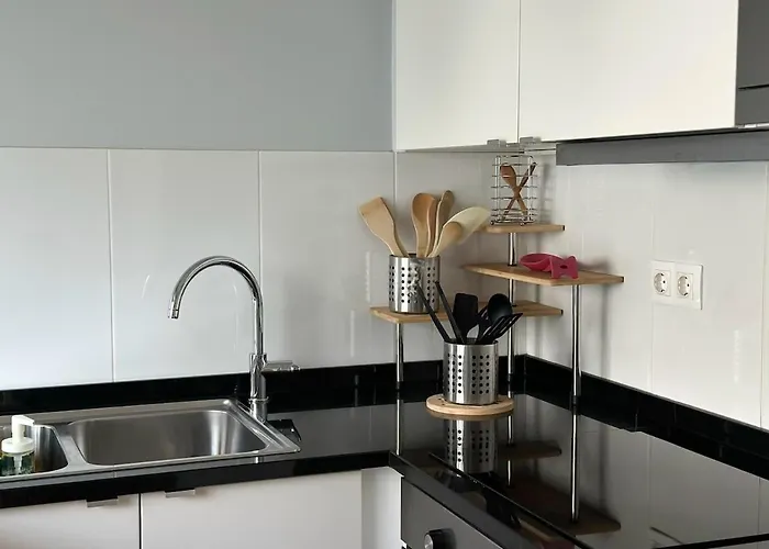 Cozy Duplex Retreat By Park & Ocean View Apartment *