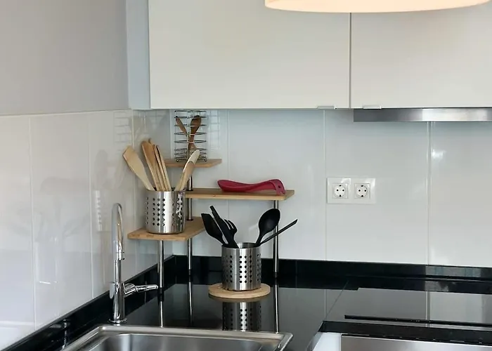 Cozy Duplex Retreat By Park & Ocean View Funchal (Madeira)