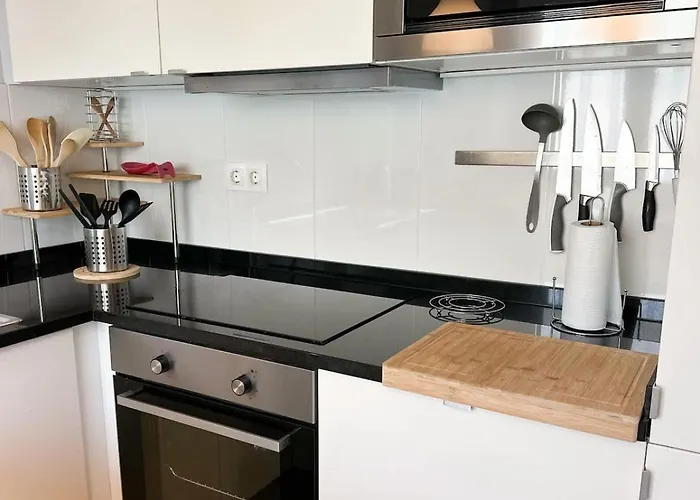 Cozy Duplex Retreat By Park & Ocean View