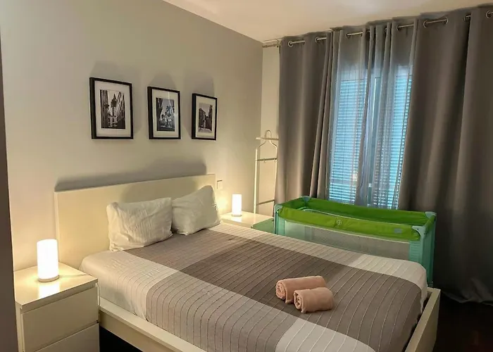 Cozy Duplex Retreat By Park & Ocean View Apartment