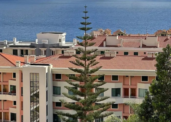 Cozy Duplex Retreat By Park & Ocean View * Funchal (Madeira)