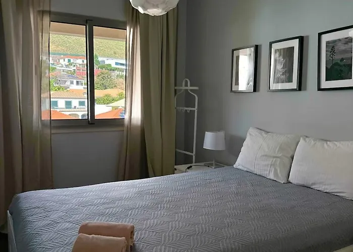 Cozy Duplex Retreat By Park & Ocean View